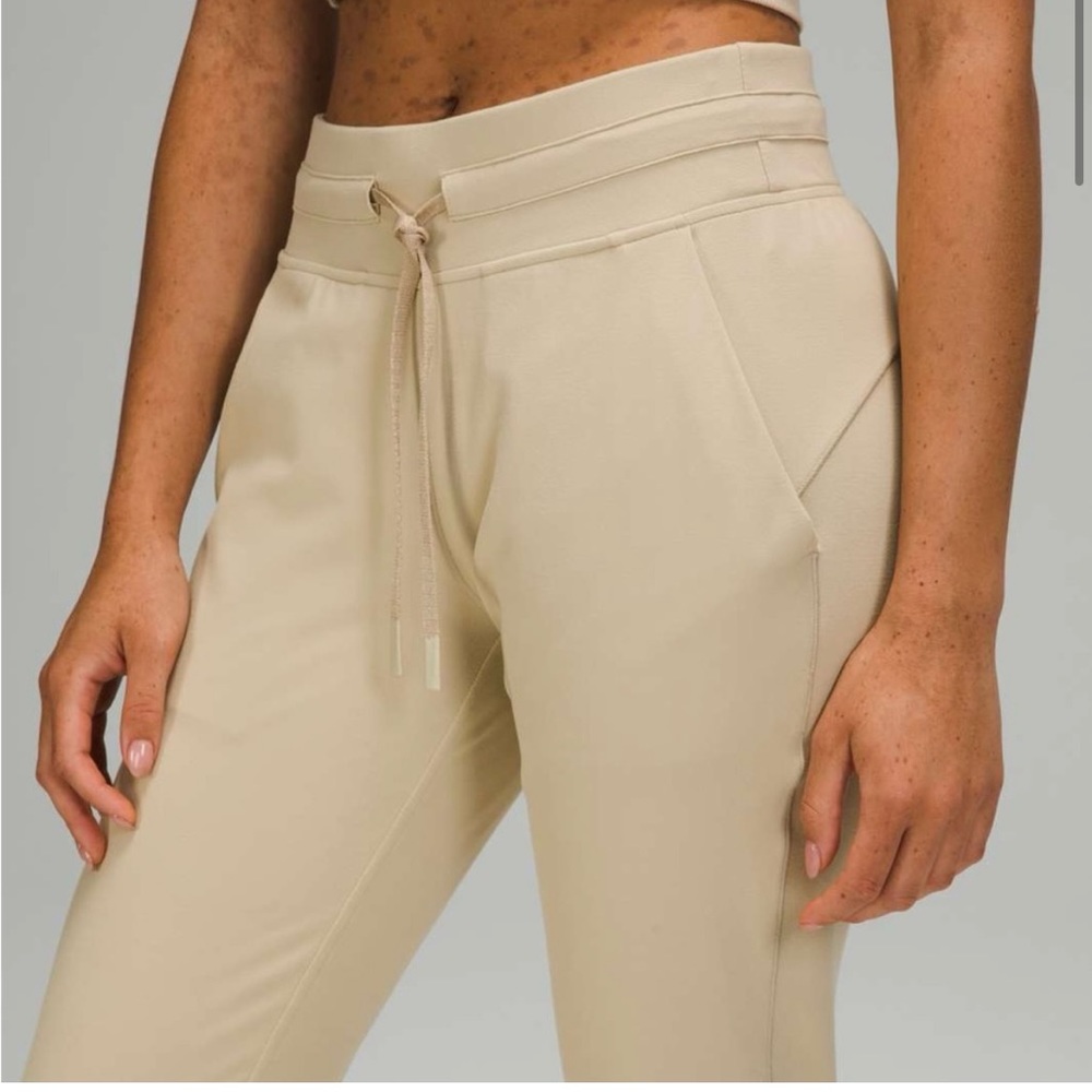 Lululemon NWT Ready to Rulu High-Rise Jogger
Full Length